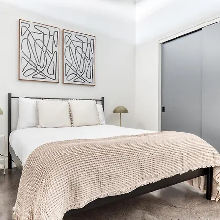 Lincoln Park 2br W Lounge Roof Gym Nr Depaul Chi-568 *