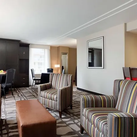 Hilton Garden Downtown/magnificent Mile Hotel