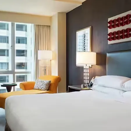 Thewit Chicago, A Hilton 4*