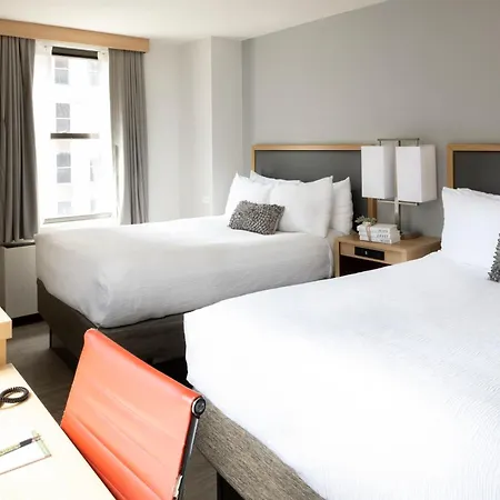 Saint Clair - Magnificent Mile 4*
