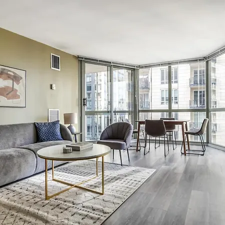 Gold Coast 1br W Gym Lounge 1 Block To L Chi-799 *