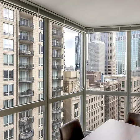 Apartment Gold Coast 1br W Gym Lounge 1 Block To L Chi-799
