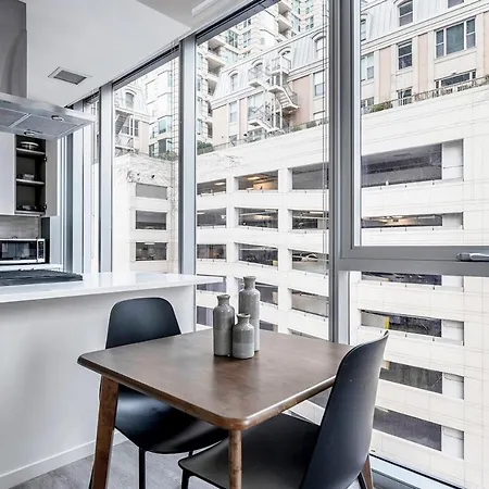 River North 1br W Gym Lounge Roof Nr L Chi-838 Chicago