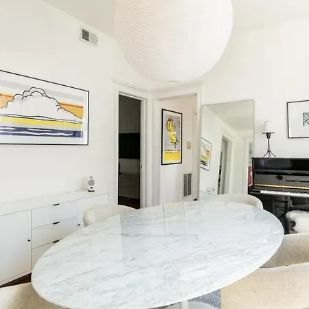 Apartment A Gem On Crystal Street Chicago