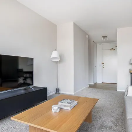 Lakeview 1br W Deck Pool Gym Nr Lincoln Park Chi-715 *