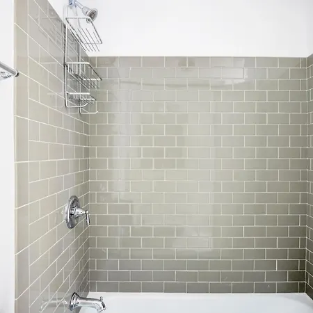 Apartment Lakeview 1br W Deck Pool Gym Nr Lincoln Park Chi-715 *