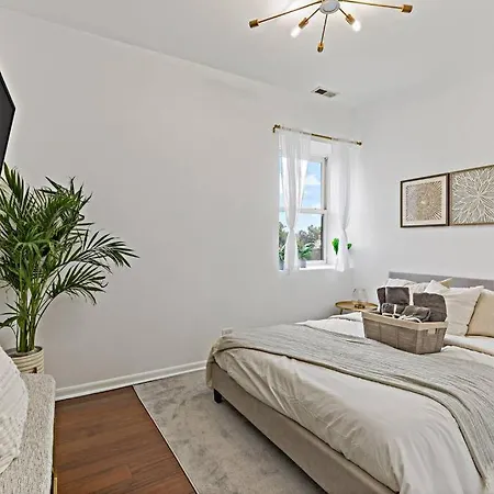 The Penthouse, Lux Near Downtown, Uofc & Apartment Chicago
