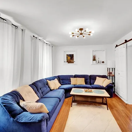 Logan Square Coach House Guest house Chicago