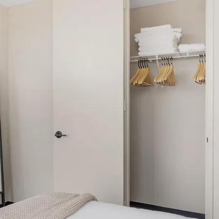 Medical District 3br W Gym Nr Hospitals Parks Chi-957 Apartment
