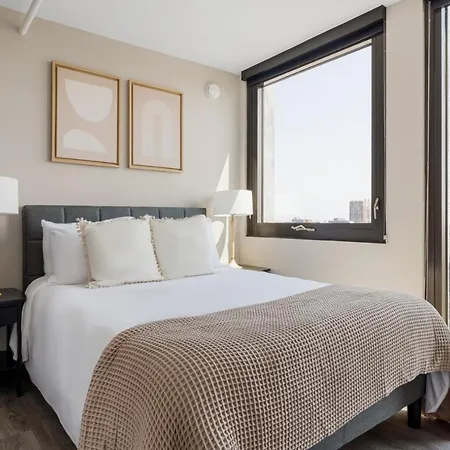 Medical District 3br W Gym Nr Hospitals Parks Chi-957