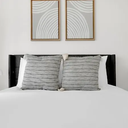 S Loop 2br W Spa Pool Gym Next To Grant Park Chi-606 Chicago