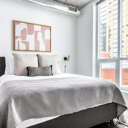 River N 1br W Gym Pool Nr L Stop Chi-356 Chicago