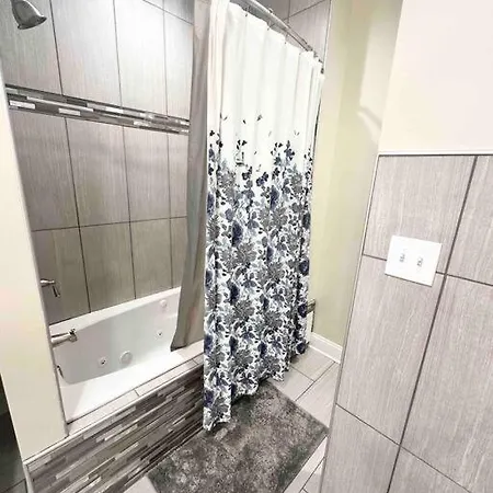 Beautifully Renovated House 10 Mins From Downtown Holiday home Chicago