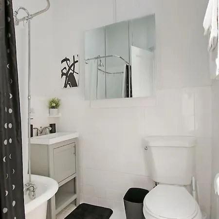 Enchanting 2-bedroom In - Clark 4 *