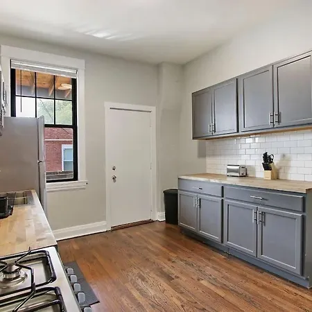 Enchanting 2-bedroom In - Clark 4 Apartment
