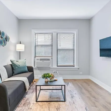 Charming 1-Bedroom Apt With A Homey Feel - Brompton 58-60 Rep Chicago