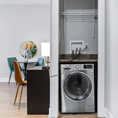 Apartment Charming 1-Bedroom Apt With A Homey Feel - Brompton 58-60 Rep Chicago