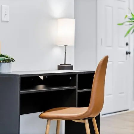 Charming 1-Bedroom Apt With A Homey Feel - Brompton 58-60 Rep * Chicago
