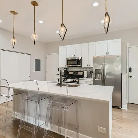 Apartment University Of - 1 Bed / 2 Bath W/parking Space Chicago