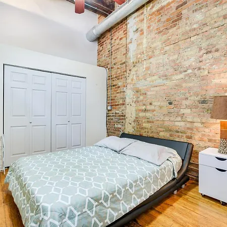 Loft Walk To Soldier Field! Apartment *