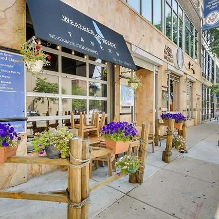 Loft Walk To Soldier Field! Apartment *