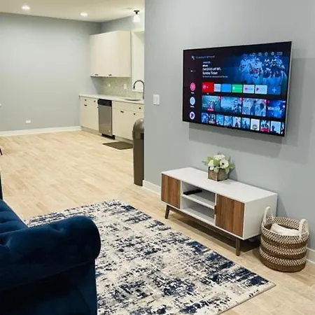 Oak Park Oasis Apartment Chicago