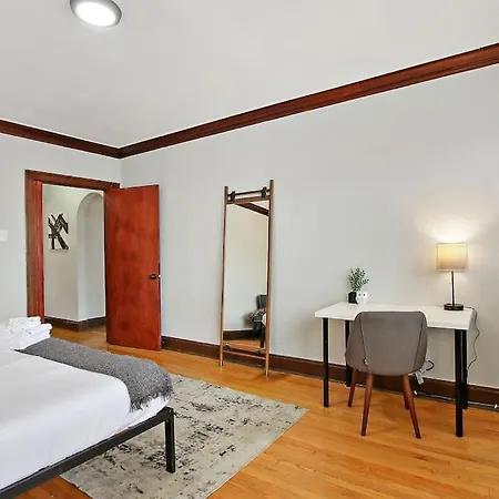 Warm & Inviting 2br - Fullerton 1b Apartment *