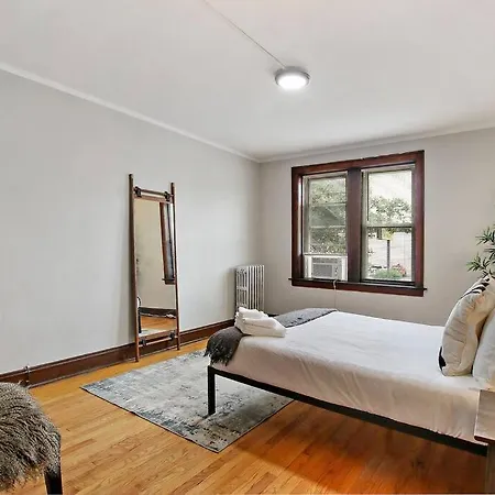 Warm & Inviting 2br - Fullerton 1b Apartment *