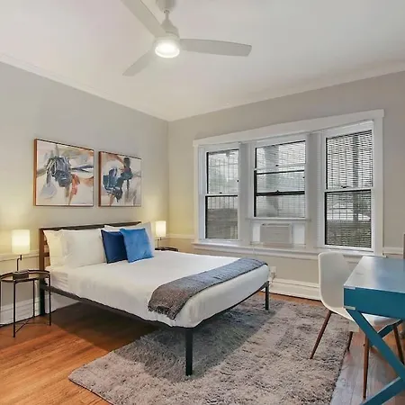 Apartment Chic & Fully Furnished 2br - Roscoe 1