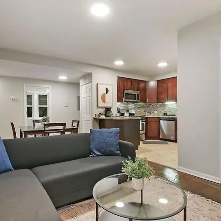 Modern & Furnished 2br With In-unit Laundry - Sunnyside 2e
