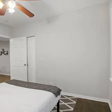 Modern & Furnished 2br With In-unit Laundry - Sunnyside 2e Chicago
