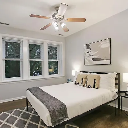 Modern & Furnished 2br With In-unit Laundry - Sunnyside 2e *