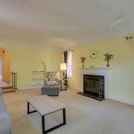 Chic Getaway W/ Fireplace! *