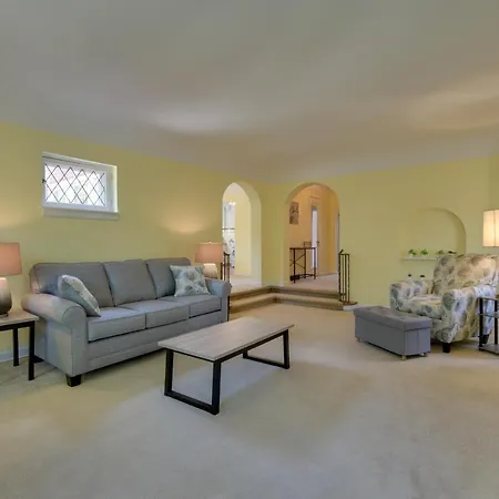 Apartment Chic Getaway W/ Fireplace! *