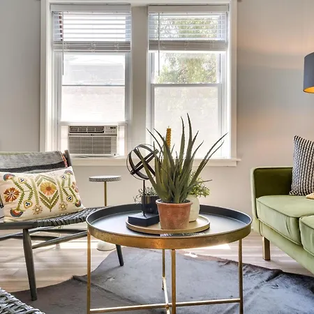 Apartment Near Lincoln Park And Depaul! *