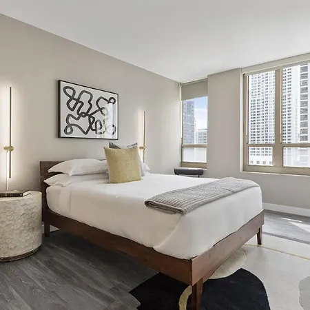 Apartment The Bernardin Gold Coast Luxury Near Magnificent Mile