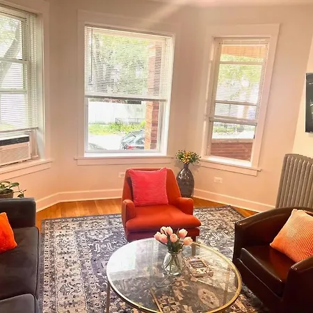 Apartment Modern Vintage 2br Walkable To Dining & Lakefront