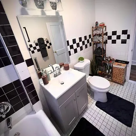 Modern Vintage 2br Walkable To Dining & Lakefront *