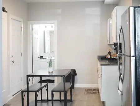 Apartment Queen 10min To Midway Airport And Downtown
