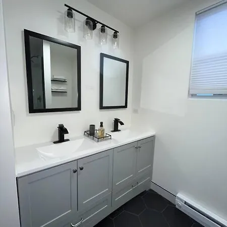 Apartment Vibrant W/ Comforting Vibes *