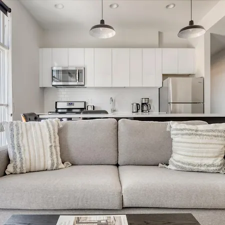 River West 3br Nr Blue Line I-90 Chi-785 Apartment *