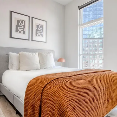 River West 3br Nr Blue Line I-90 Chi-785 Apartment