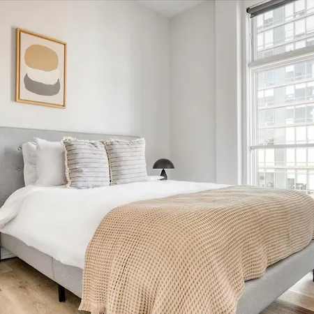 River West 3br Nr Blue Line I-90 Chi-785 Apartment *