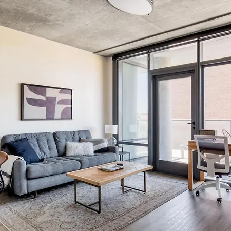 Apartment Lakeview 1br W Gym Grills Nr Lakefront Trail Chi-983 Chicago