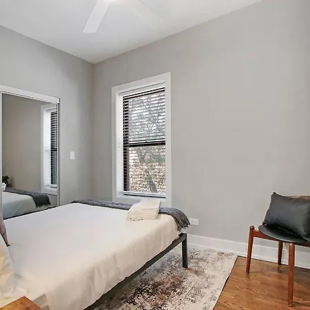 3br Spacious With In-unit Laundry - Kedzie 3f Apartment *