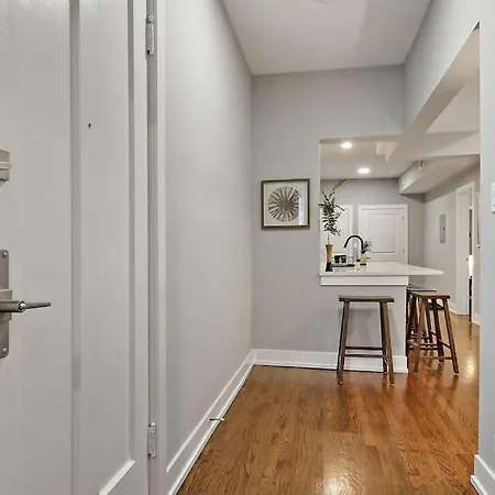 3br Spacious With In-unit Laundry - Kedzie 3f Apartment