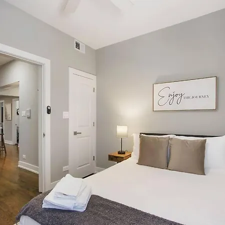 3br Spacious With In-unit Laundry - Kedzie 3f Apartment