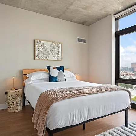Sage Modern Near Union Park In West Loop * Chicago