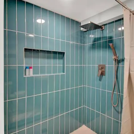 Logan Square Monthly Apartment *