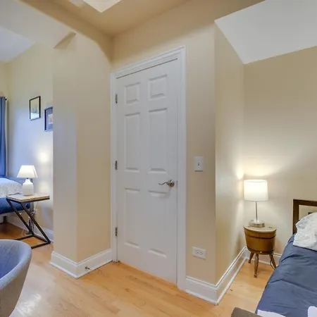 Pet-friendly Getaway With Free Parking! Chicago